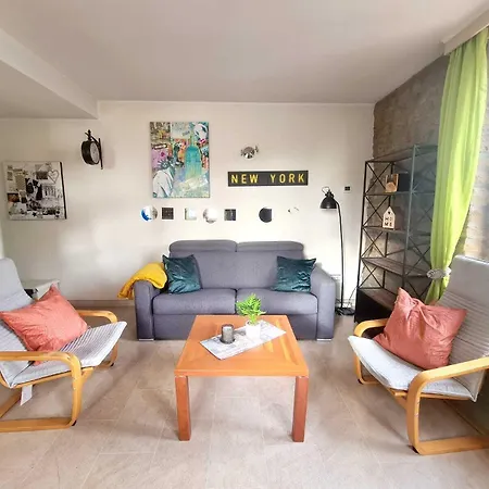 New 1 Bedroom Flat In Center - Gar68